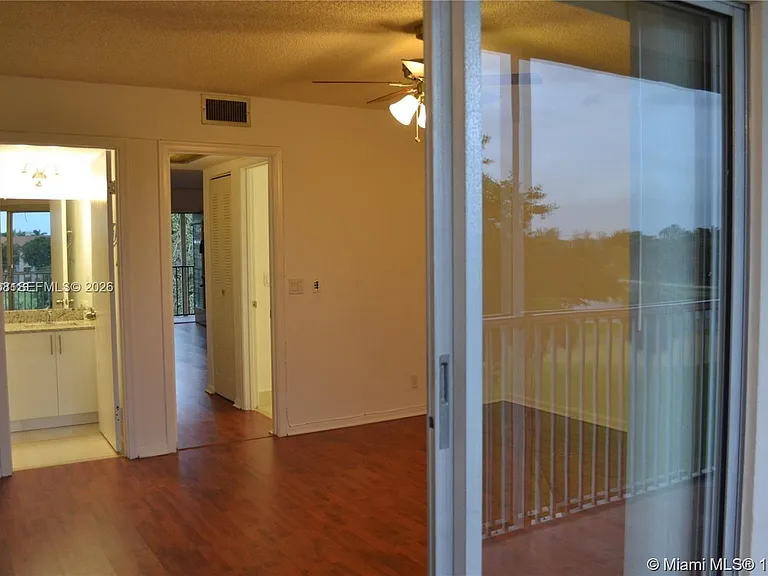101 SW 132nd Way #415J — Photo 4