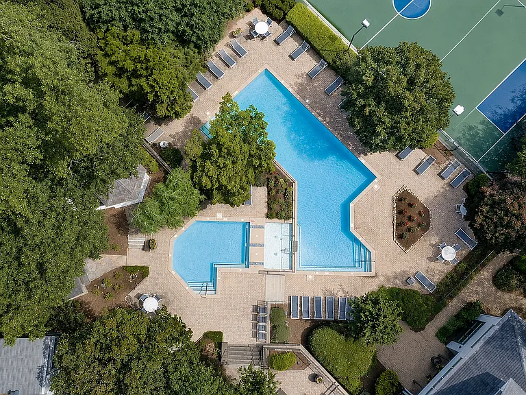 Avana Court — Photo 29
