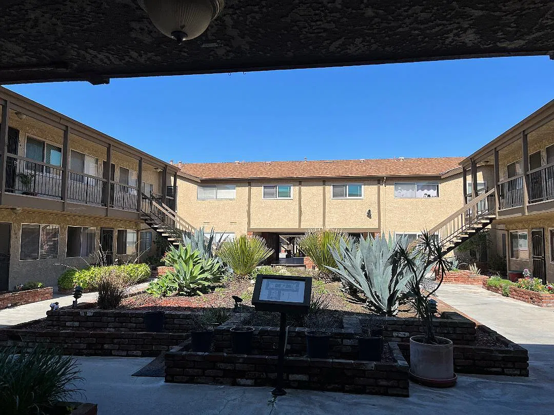 1 bed, 459 sqft, $1,950 — Photo 3