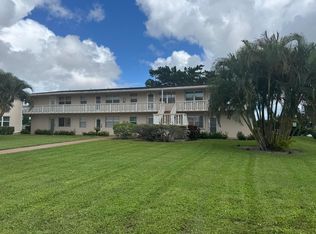 393 Chatham S #T, West Palm Beach, FL 33417