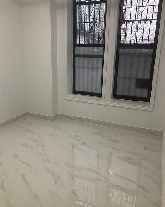 2nd image of 842 43rd St