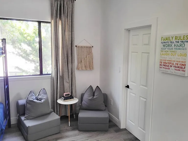 Pinar Dr — Photo 26