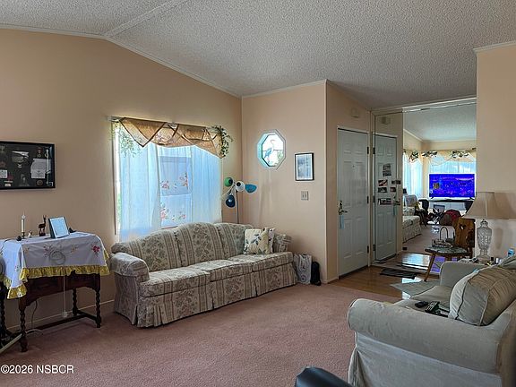 2nd image of 844 Vista Del Rio