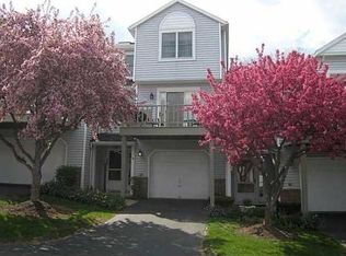 18 Leeward Ln, Canandaigua, NY 14424