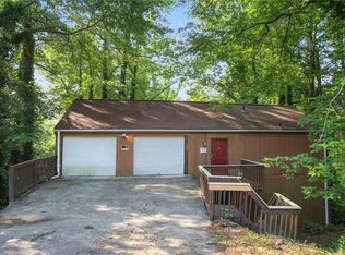 3284 Hunt Wood Dr, Decatur, GA 30034