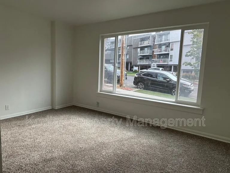 237 N N Ctr — Photo 8