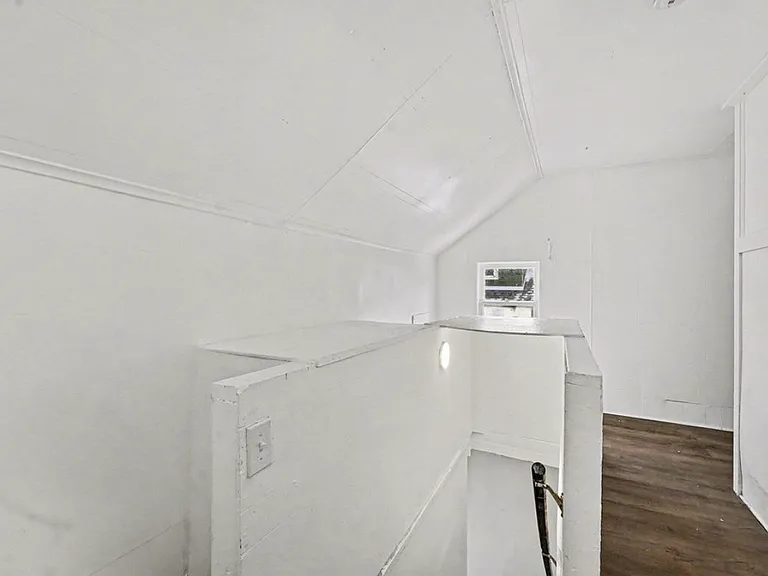 249 Washington Ave — Photo 16