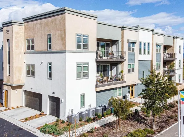 27406 Merlin Pl #304, Valencia, CA 91381