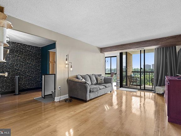 5th image of 4500 S Four Mile Run Dr APT 1122