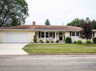 1211 Park Ave, Waverly, IA 50677