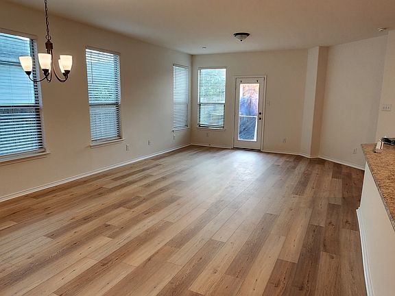 2nd image of 301 Maroon Ln
