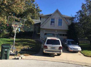 4707 Roundtree Ct, Shawnee, KS 66226