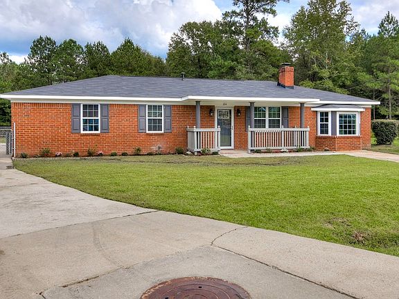 3rd image of 204 Dogwood Dr