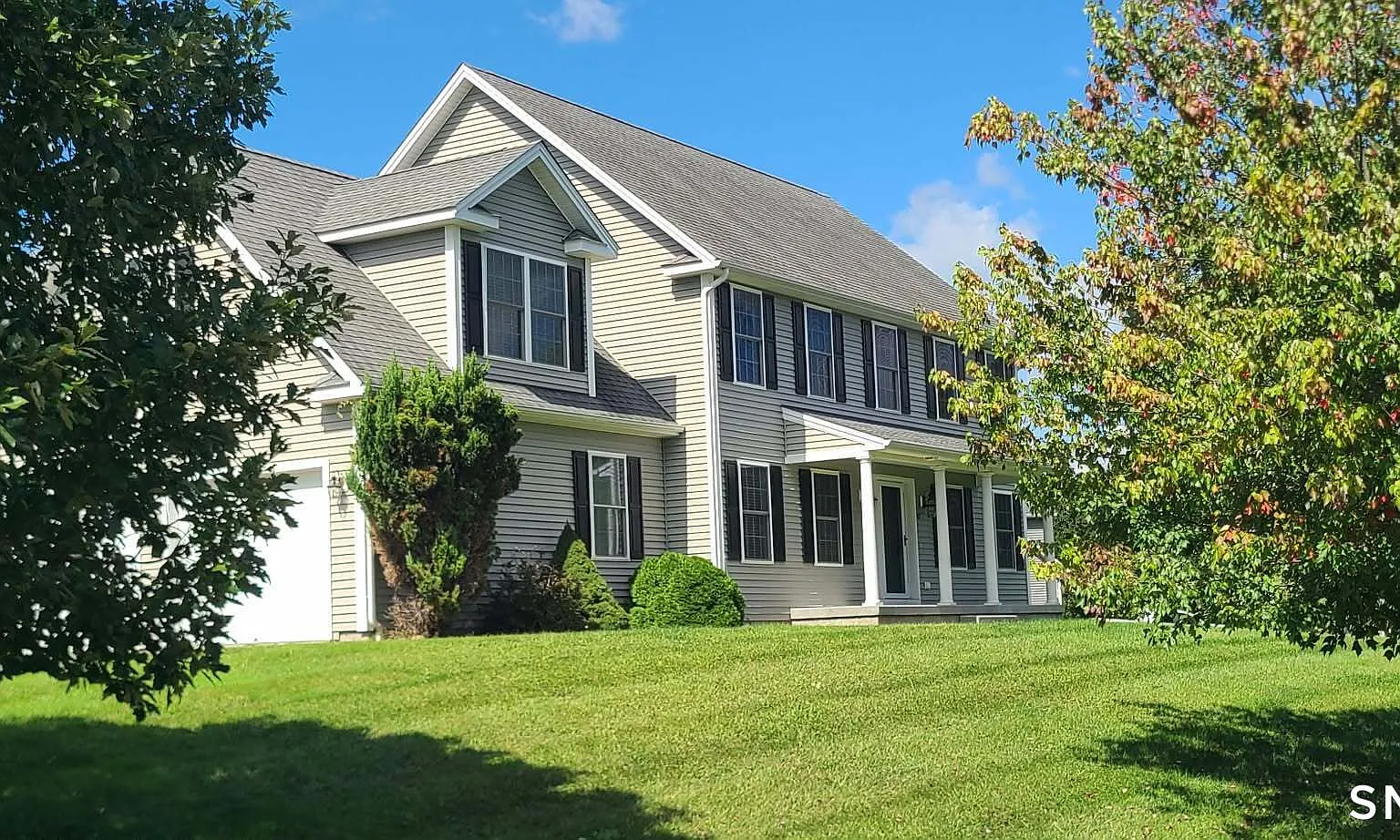 4 bed, 2.5 bath, 3772 sqft, $3,500 — Photo 1