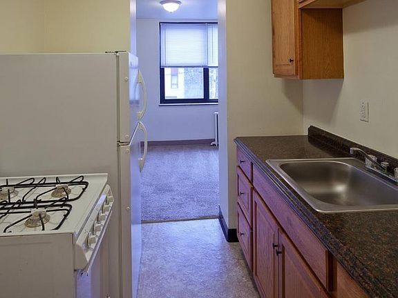 3rd image of 234 Melwood Ave