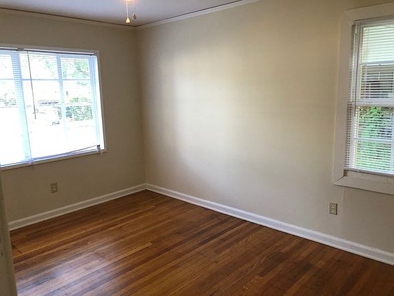 4th image of 1381 Briarwood Dr