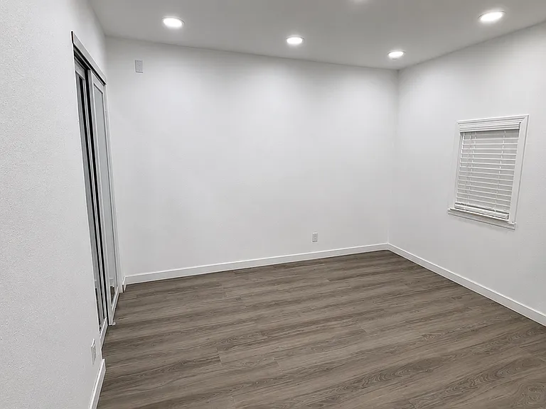 716 Crazy Horse St — Photo 8
