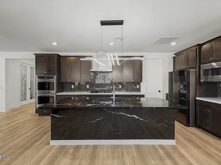5909 S Granite St — Photo 1