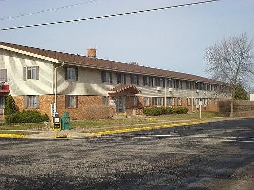 2 bed, $950 — Photo 1