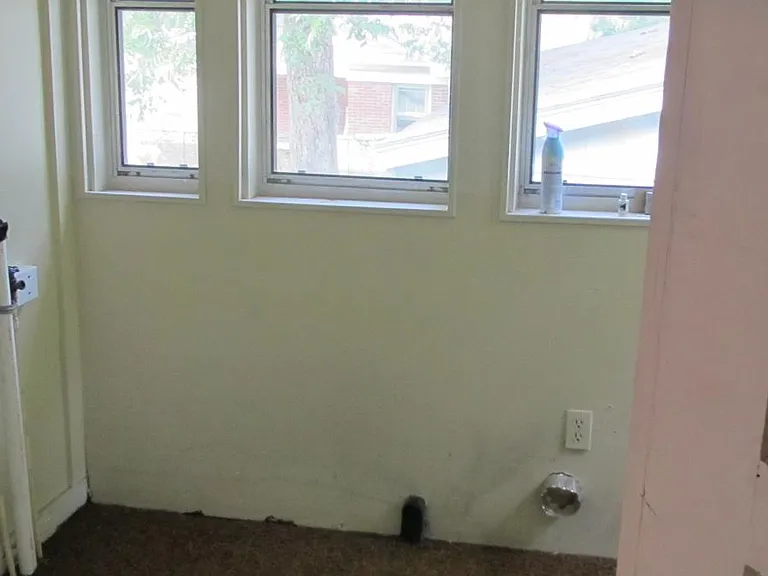 nice laundry room with washer/dryer hookups. Also access to back yard.