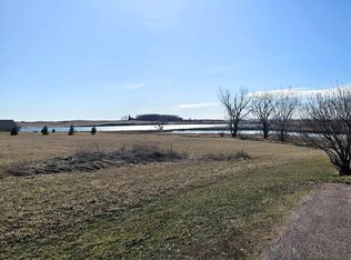 190 Heritage Trl, Lake Wilson, MN 56151