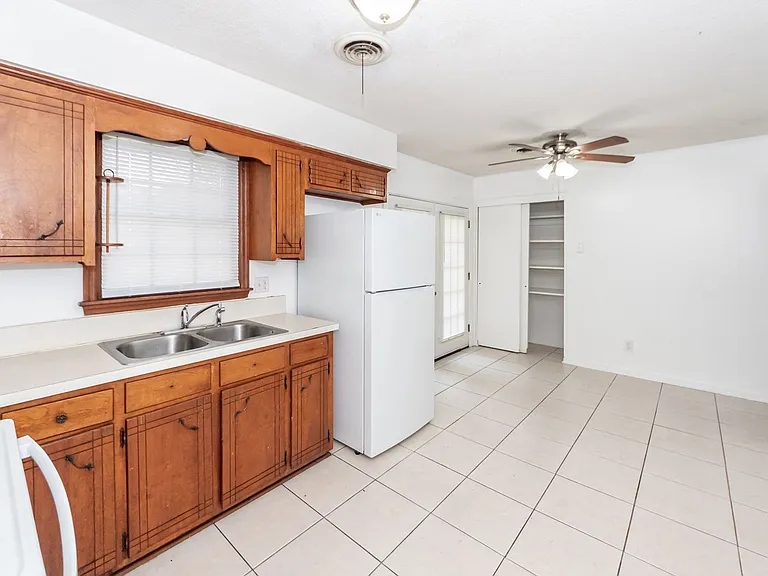 107 Greenhurst Ave — Photo 13