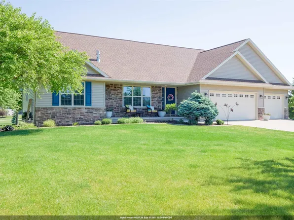 1024 N Summer Breeze Ln, Greenville, WI 54942