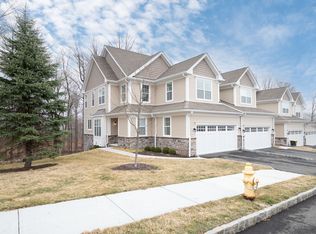 135 Winding Ridge Way #135, Danbury, CT 06810