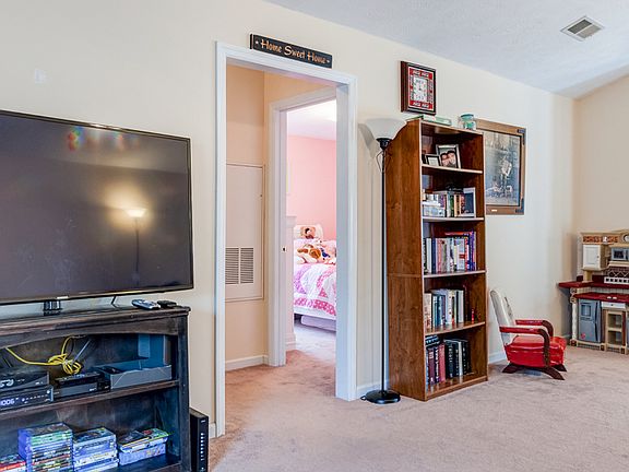 4th image of 5034 Cornelius Dr