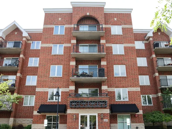 3401 N Carriageway Dr Unit 401, Arlington Heights, IL 60004