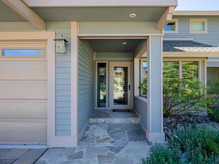 314 Beach Dr — Photo 33