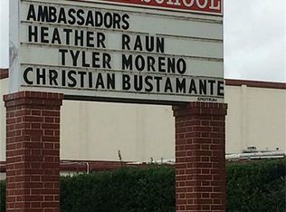 1912 Lynn St, El Campo, TX 77437