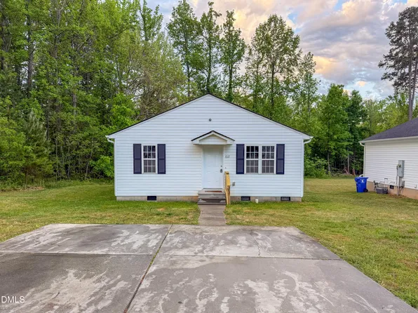 717 Roosevelt St, Mebane, NC 27302
