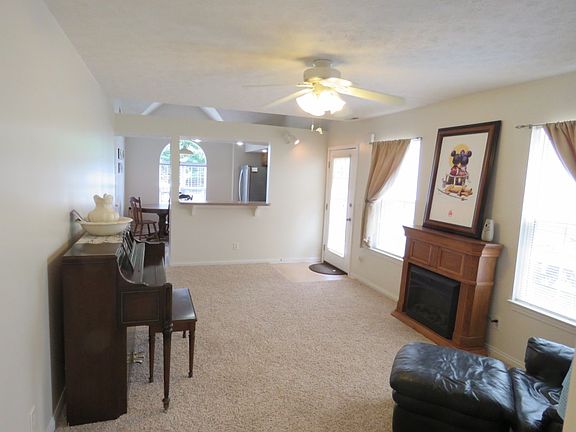 3rd image of 5951 Riverwalk Cir