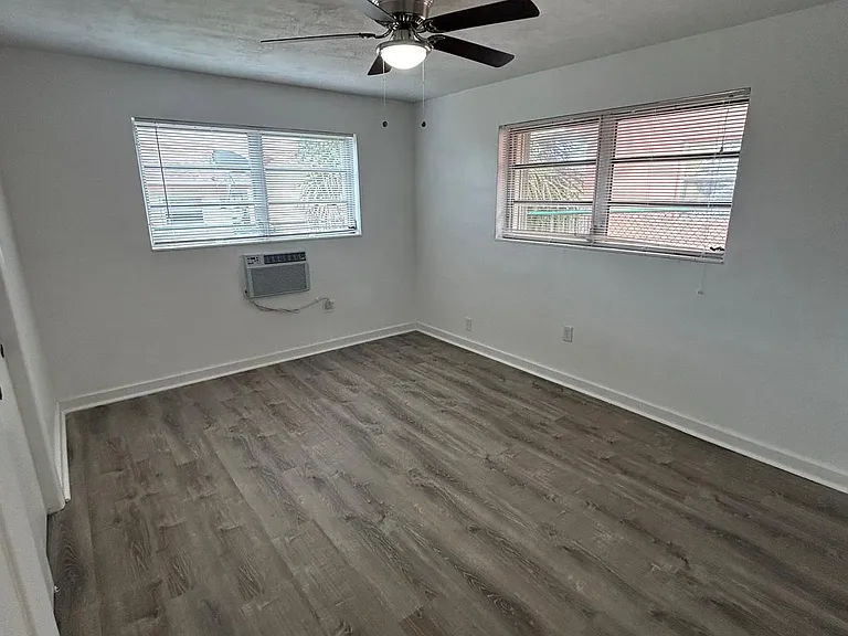 7624 Pembroke Rd #D — Photo 7