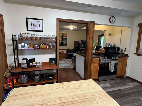 3rd image of 13333 Harmony Rd