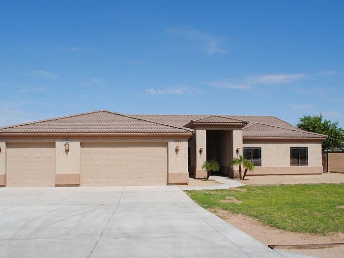 1st image of 2511 S 185th Dr