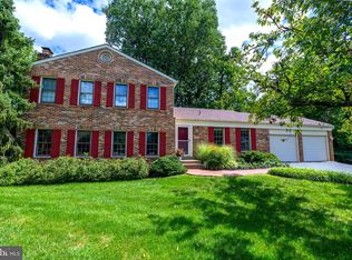 9752 Hatmark Ct, Vienna, VA 22181