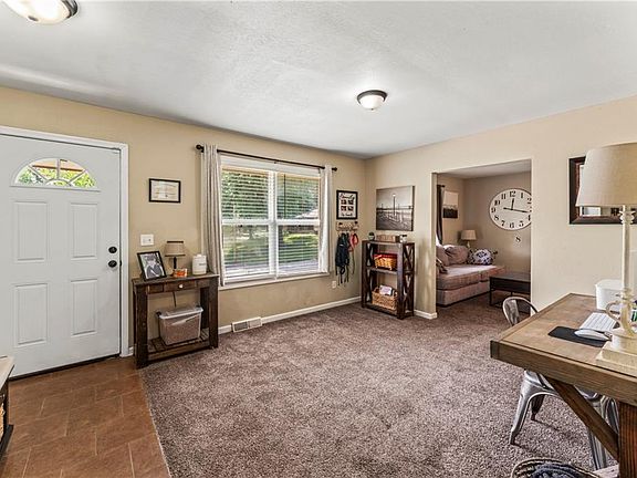 5th image of 1400 SE 16th Pl