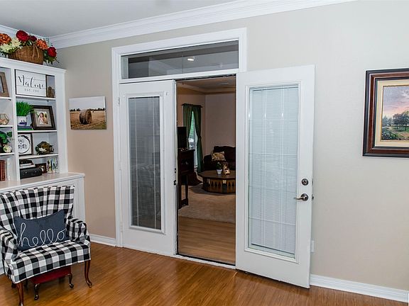 5th image of 112 Emerald Dr