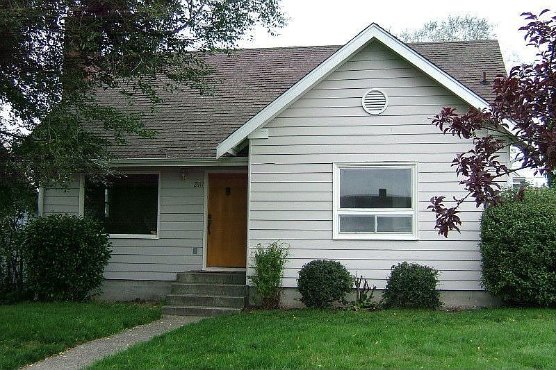 1.5 story Allenmore home