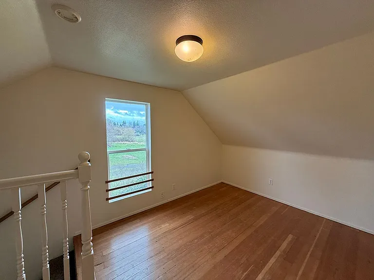 1133 Irvington Dr — Photo 18