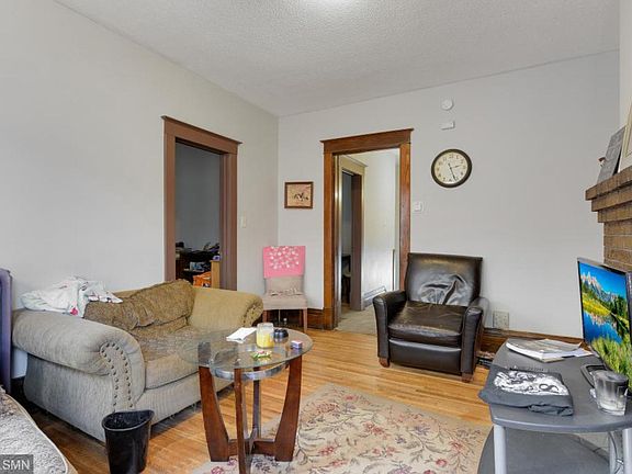 5th image of 661 Geranium Ave E