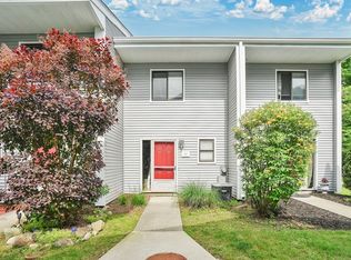 555 Russell Rd APT F39, Westfield, MA 01085