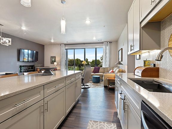 4th image of 750 S Pier Dr #7