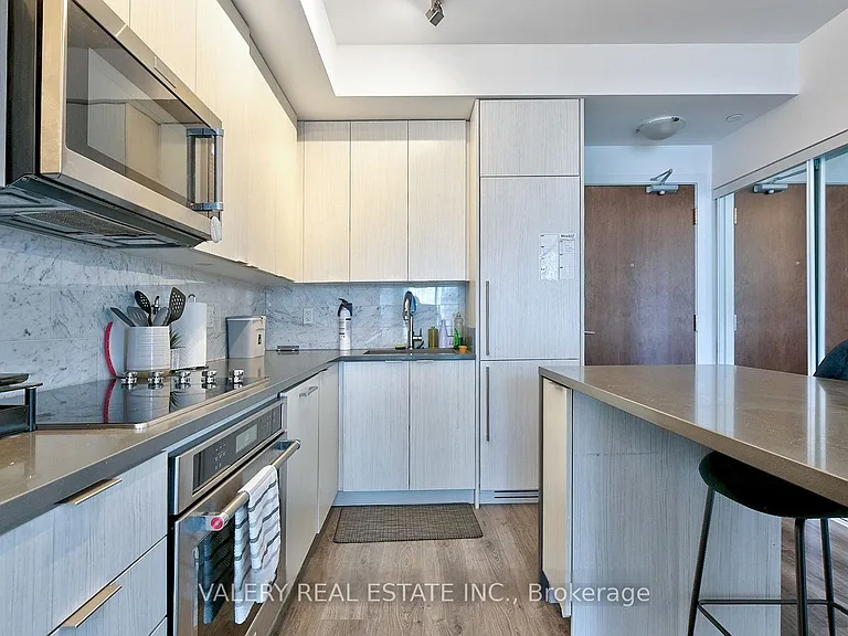 38 Iannuzzi St W #1607 — Photo 7