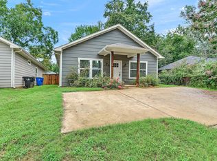 613 E Acheson St, Denison, TX 75021