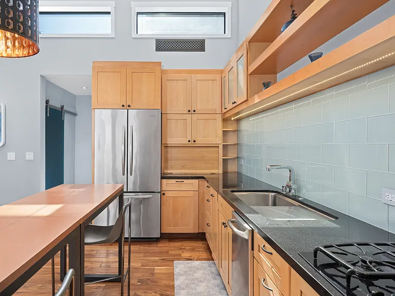 345 Taylor St — Photo 5
