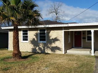 2110 9th St, Port Neches, TX 77651