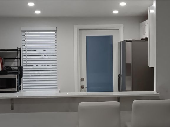 4th image of 600 NE 2nd Street #415